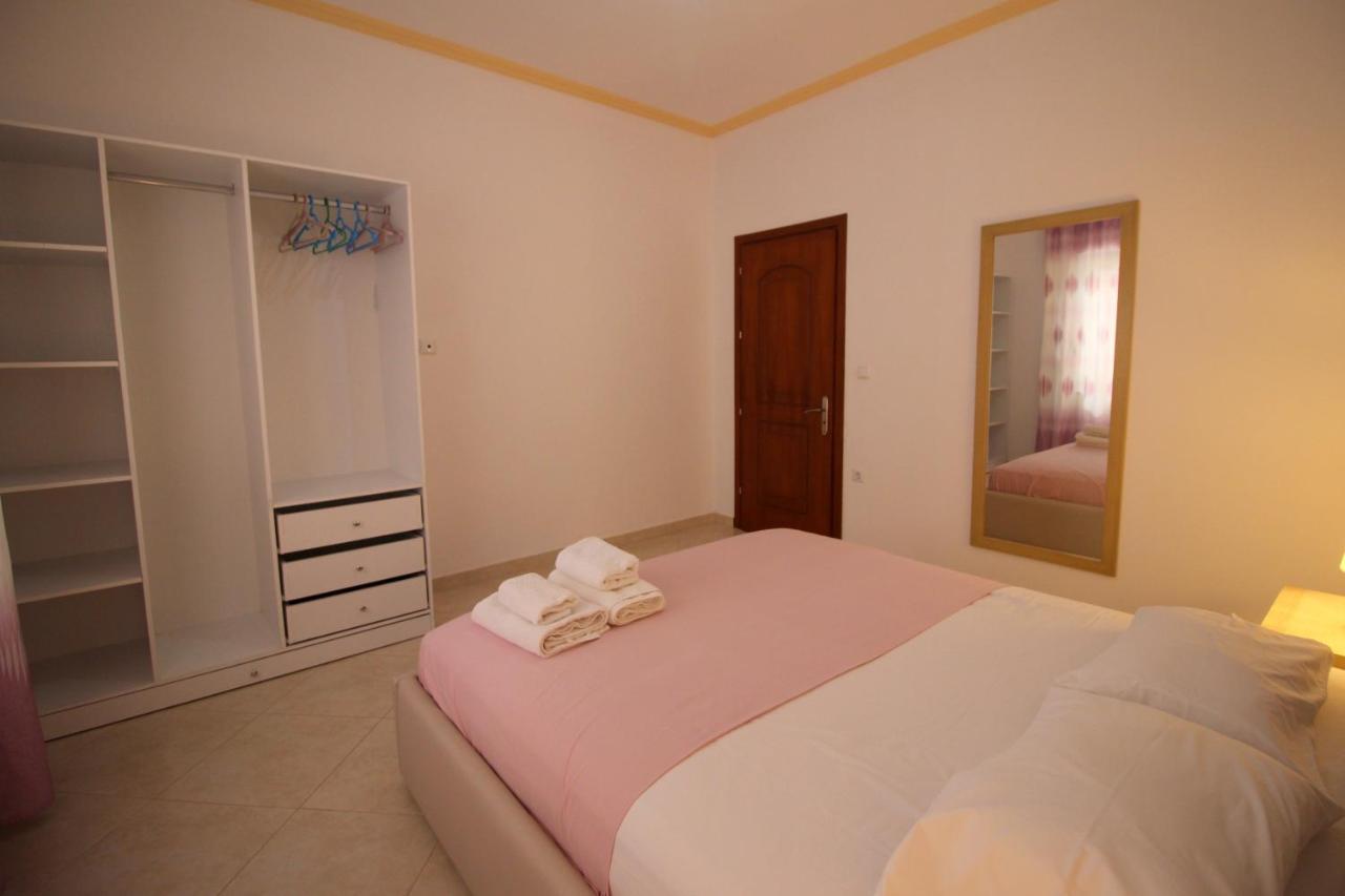 Villa 24 Саранда Екстер'єр фото